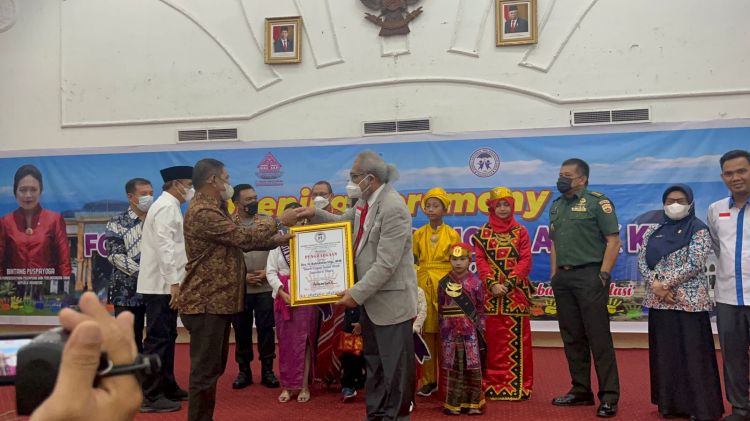 Komnas PA Beri Penghargaan pada Rahudman Sebagai Tokoh Peduli Anak Sumut