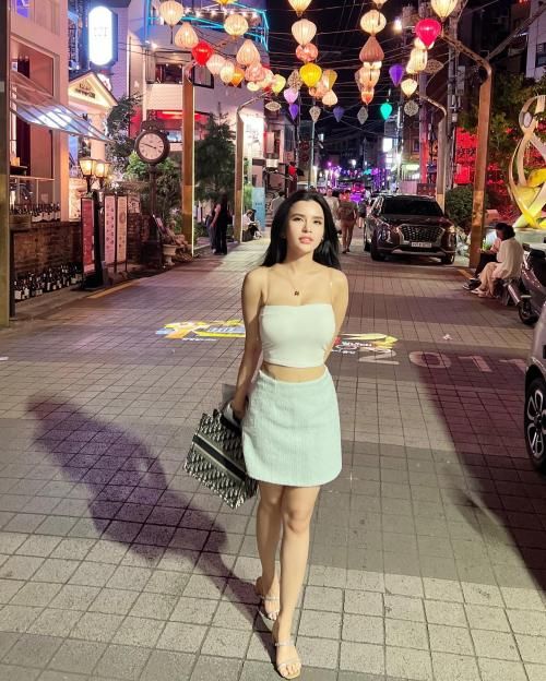 Kelepek-Kelepek, Imej Seksi Maria Vania Bikin Hot