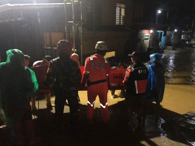 Banjir Ganggu Aktivitas Warga Kota Samarinda