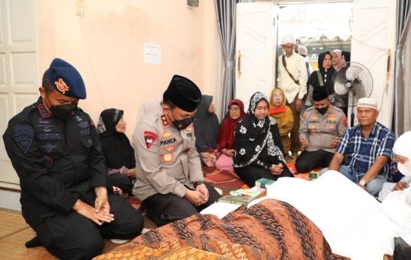 Ayah Mertua Wasekjend PBNU Meninggal Dunia, Kapolda Sumut Melayat ke Rumah Duka