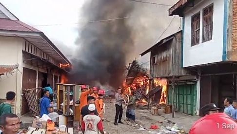 Kebakaran di Pasar Langkimat Paluta, 17 Rumah dan 12 Kios Hangus