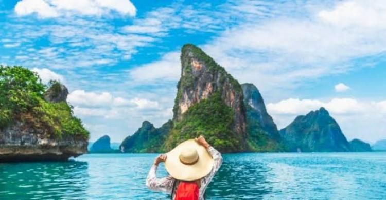 Mayoritas Turis Cari  Destinasi Wisata Lewat Internet