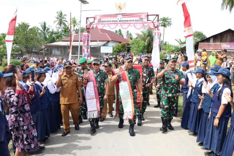 Danrem 023/KS Tinjau Kampung Pancasila
