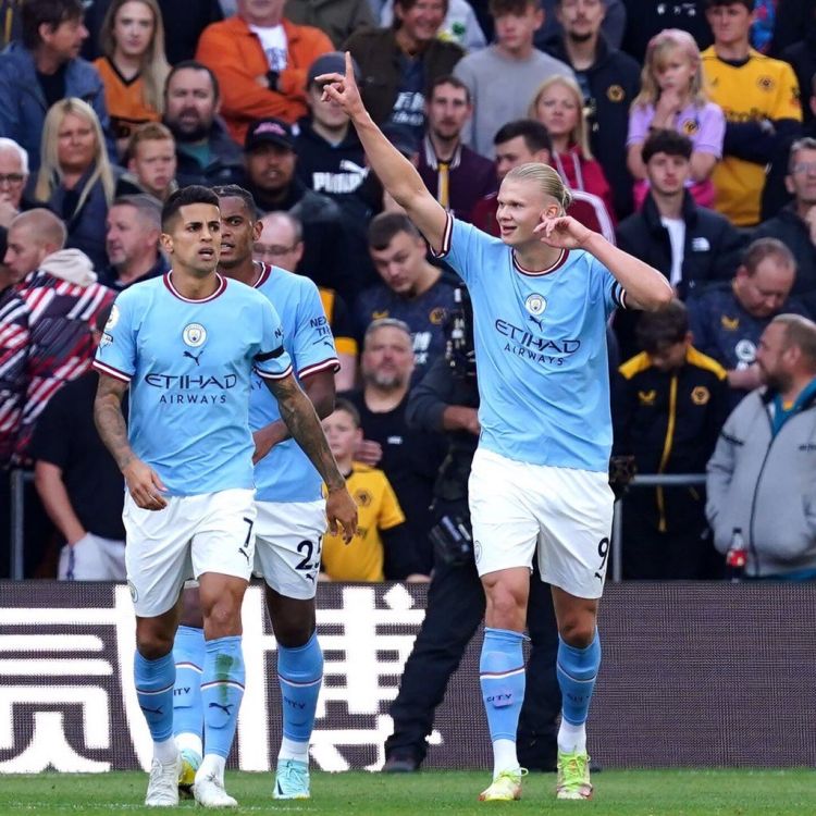 Menang Telak 3-0 dari Wolves, Manchester City ke Puncak Klasemen