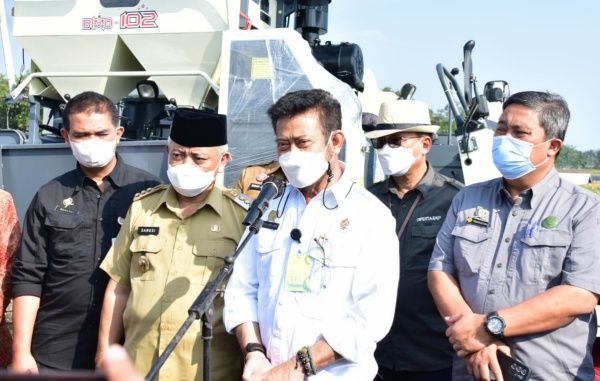 Dua Mahasiswa Bisa Raih Cuan Miliaran Rupiah dari Menanam Cabai, Ini Reaksi Mentan