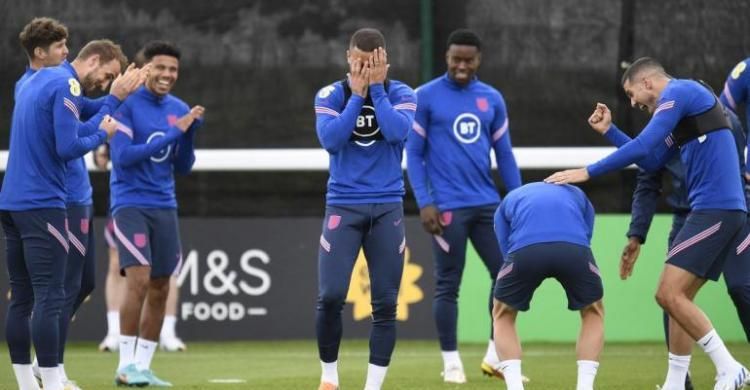 Taring Singa Terancam Lepas