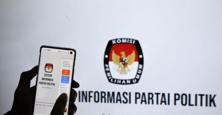 Bah Gawat ! Ada Pengepul KTP Untuk Menambah Jumlah Anggota Parpol