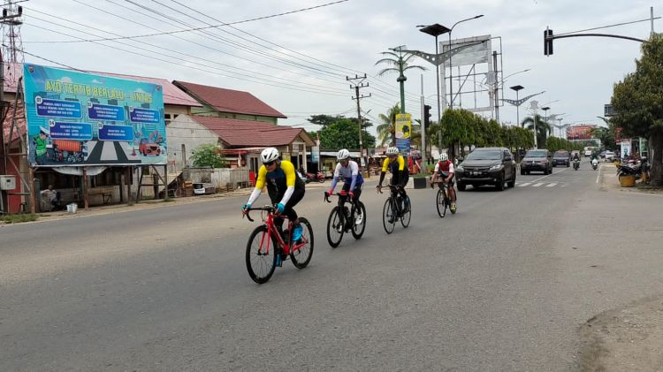 Pangdam IM Beserta Rombongan Melanjutkan Wisata Gowes Banda Aceh - Kota Langsa.