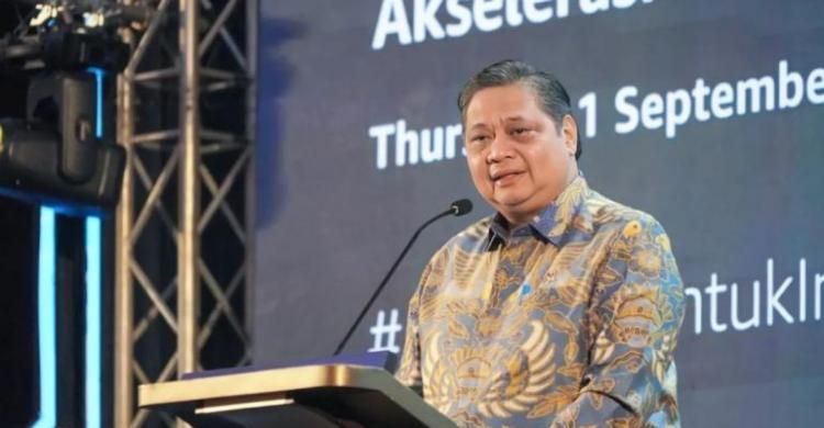 Jokowi Senang Ketum  Golkar Maju Capres