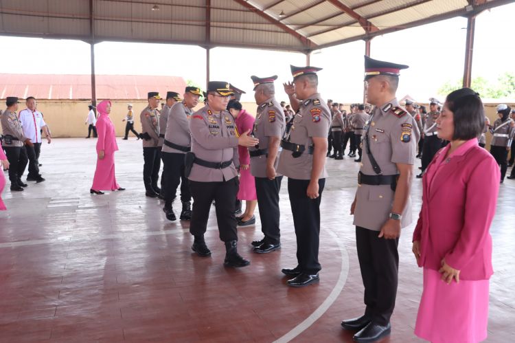 Upacara Penyerahan Jabatan Kabag Logistik dan Sertijab Kasat Intelkam serta Kapolsek Marbau di Polres Labuhanbatu*