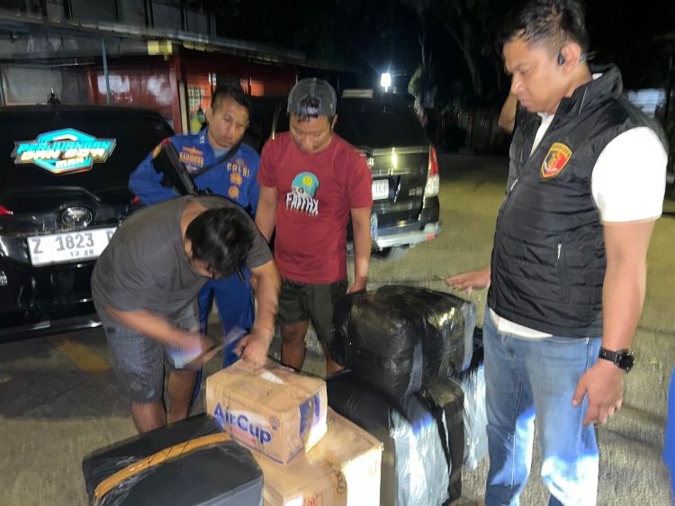 Polisi Gagalkan Pengiriman 50 Ribu Benih Lobster di Cianjur, Negara Dirugikan Rp7,5 Miliar