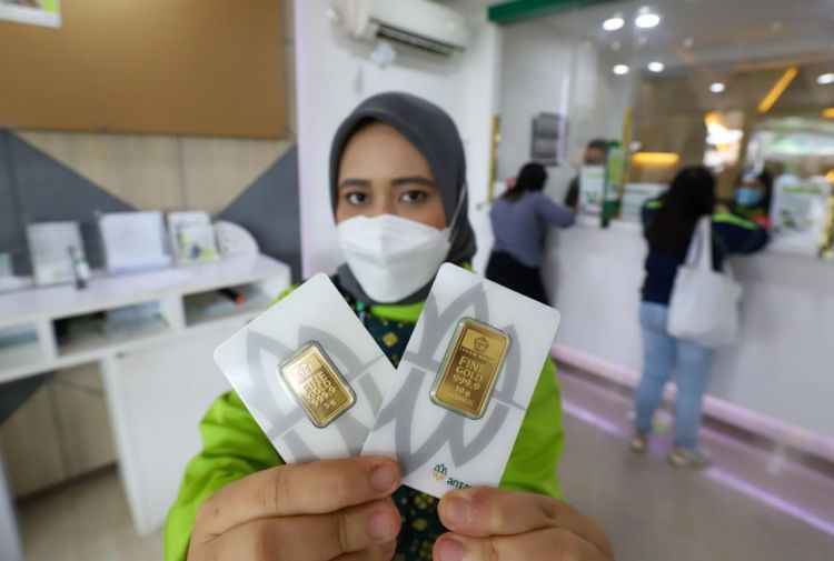 Harga Emas Antam Turun Rp2.000, Ini Rinciannya
