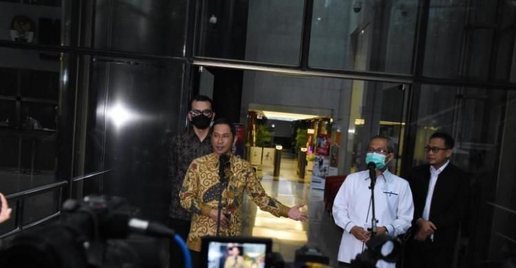 KPK Maju Tak Gentar