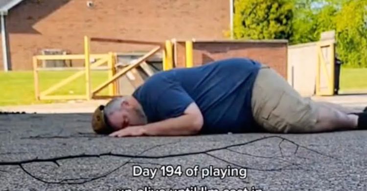 Gila Bener...11 Bulan Pura-pura Jadi Mayat