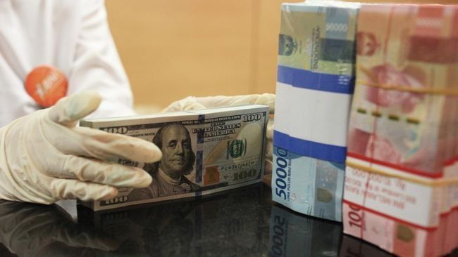 Rupiah Terperosok ke Rp15.368 per Dolar AS