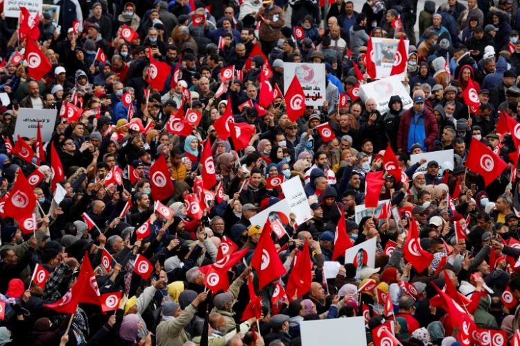 Demonstran dan Polisi Tunisia Bentrok