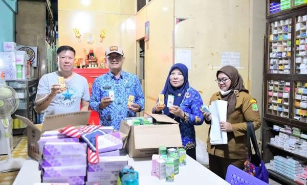 Antisipasi Kasus Gagal Ginjal Akut, Satpol PP dan Dinkes Razia  Apotek di Labura