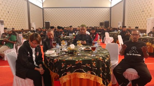 Dansat Brimob Polda Sumut Pimpin Doa Bersama Untuk Korban Stadion Kanjuruhan Malang