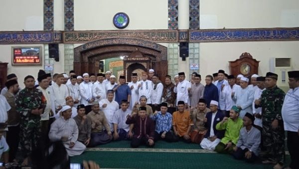 Shalat Subuh Berjamaah di Mesjid Aceh Sepakat, Pangdam I/BB: Mari Wujudkan Islam  Rahmatan Lil'alamin