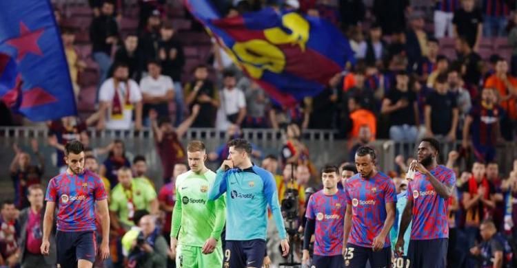 Blaugrana Gigit Jari