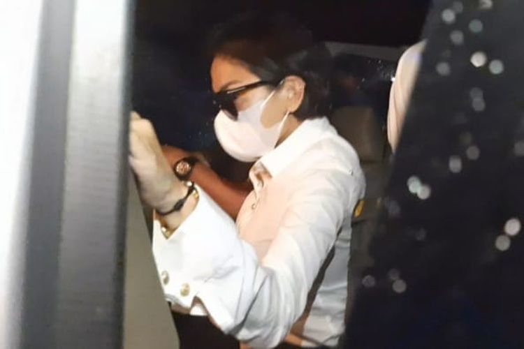 Artis Nikita Mirzani Resmi Ditahan di Rutan Serang
