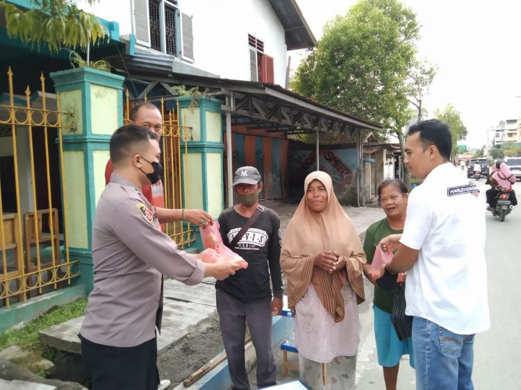 Polresta Deli Serdang Bagi Sembako