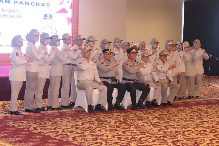 PNS Polda Sumsel Naik Pangkat