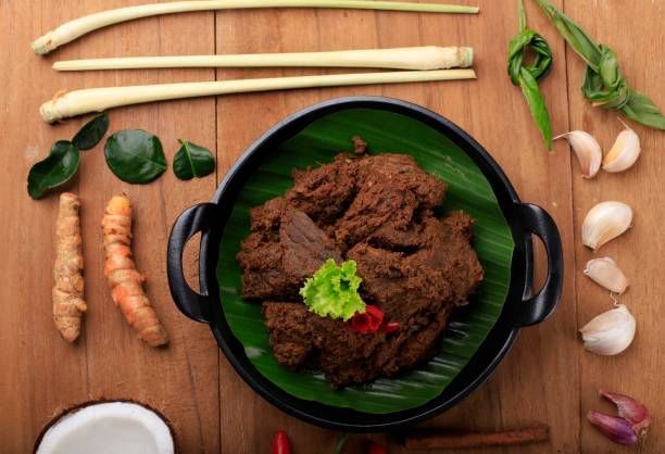 Uji Coba Produksi Massal Rendang Padang Dilakukan di Bulgaria