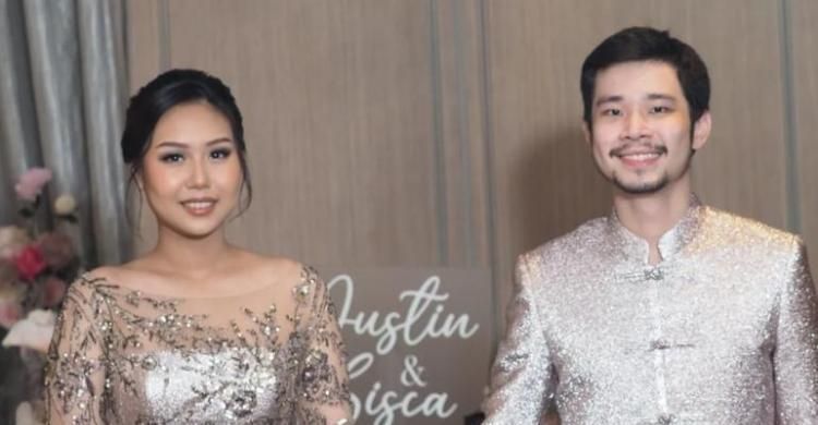 Sisca Kohl : Dilamar, Dibawakan Berlian Rp 1,2 Miliar