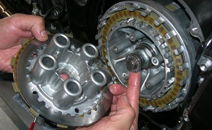 Ini Pemicu Kampas Kopling Mobil Cepat Habis