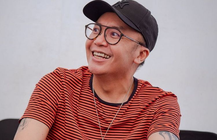 Pelantun Misteri Ilahi Dijuluki Apotek Hidup