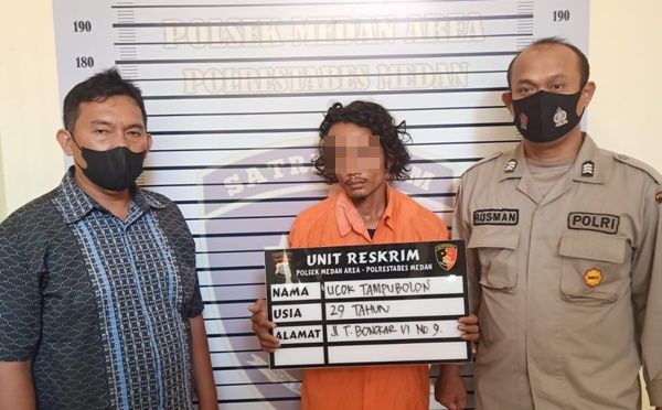 Terekam CCTV Nyolong Pintu Gardu PLN, Pria Ini Tak Berkutik Diciduk Polisi