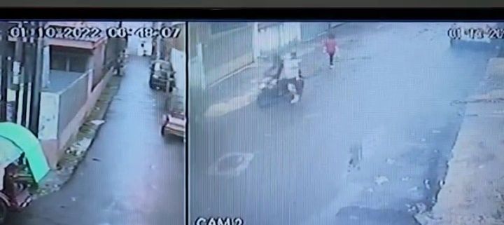 Brutal! Wanita Ini Dibegal Hingga Tersungkur ke Aspal