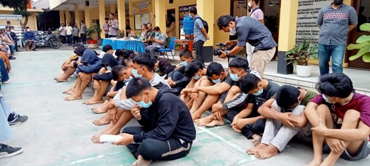 26 Anggota Geng Motor Menangis di Kantor Polisi, Kapolrestabes Medan Beri Pembinaan