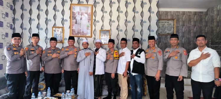 Dikunjungi Tiga Jenderal Polri, Pimpinan Ponpes Daarul Falah Ciami Dukung Pemilu Damai