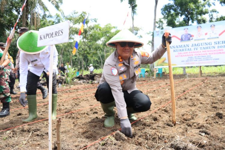 Polres Labuhanbatu Laksanakan Penanaman Jagung Serentak Kuartal IV