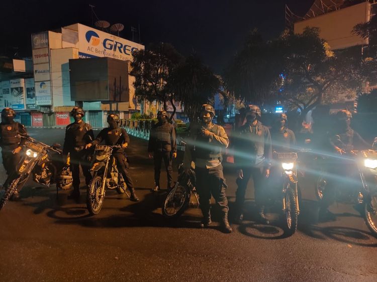 Patroli Dini Hari, Personel Sat Samapta Polrestabes Medan dan BKO Polda Sumut Sisir Kota Medan