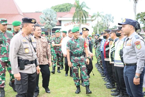 Iriana Jokowi dan Wury Ma'ruf Amin Kunker ke Palembang, TNI/Pori Siagakan Pasukan
