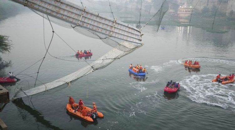 Baru Direnovasi, Jembatan Gantung Putus, 132 Orang Tewas
