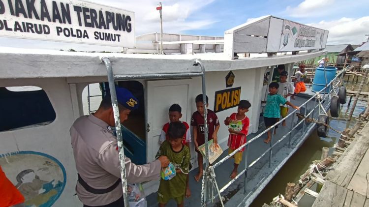Perpustakaan Terapung Kepedulian Polairud  Polda Sumut