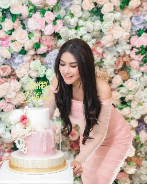 Awet Muda Bak Gadis Usia 20an