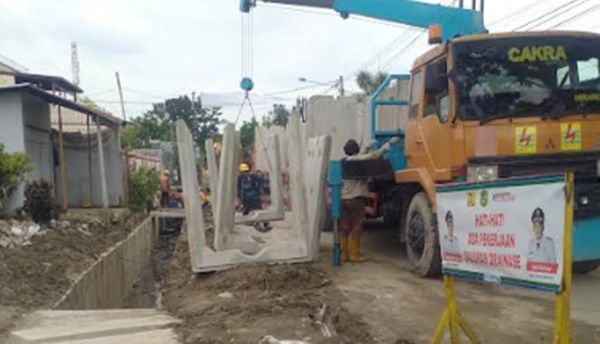 Pengerjaan Proyek Drainase U-Ditch di Jalan Rela Kecamatan Medan Tembung Tuai Cibiran, Ini Sebabnya