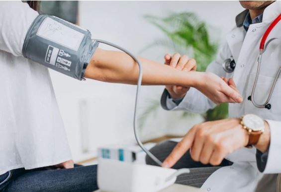 6 Makanan yang Boleh Dimakan Penderita Darah Tinggi, Cokelat Termasuk!