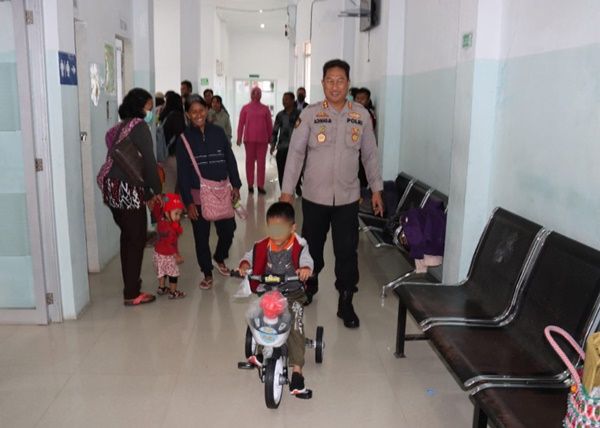 Kapolres Humbahas Perlakukan RM Seperti Anaknya