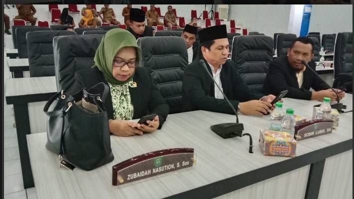 Kodisi Keuangan Pemkab Madina Disoal Fraksi Golkar