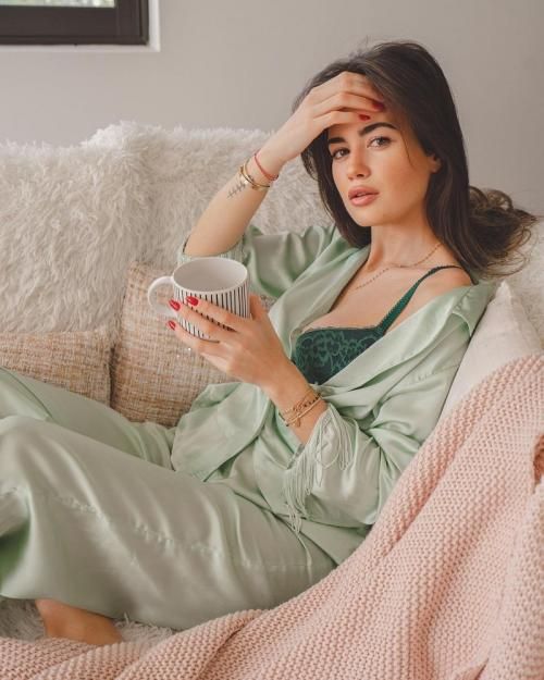 Pesona Seksi Adriana Durdevic, WAGs Cantik Kroasia yang Bikin Susah Kedip!