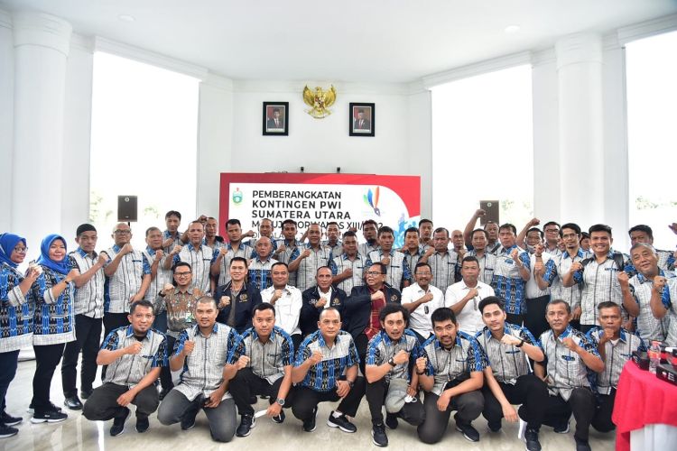 Gubernur, Wakapolda dan Ketua DPRD Lepas Kontingen PWI Sumut ke Porwanas