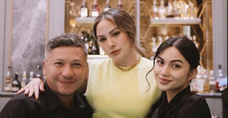 Paola Serena Rangkul Gading Marten