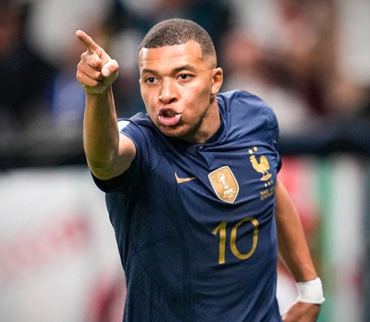 Sikat Denmark 2-1, Prancis Tim Pertama Lolos 16 Besar