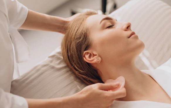 Pengobatan Favorit ketika Masuk Angin, Adakah Efek Samping dari Kerokan?